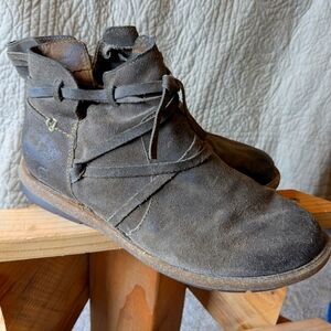 Born Women's Dark Brown Leather Ankle Boots